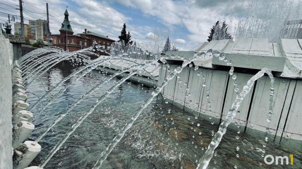 В Омске начали пробные запуски фонтанов