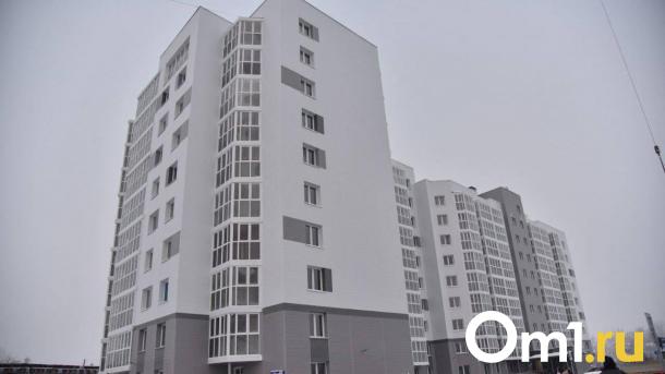 В Омске сдали новостройку для переселенцев из аварийных домов