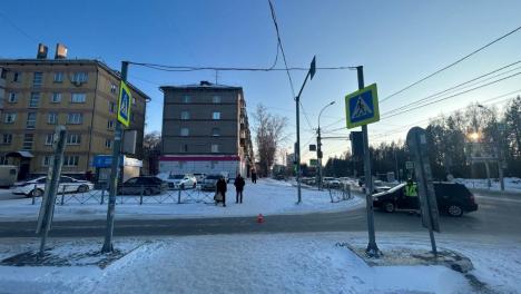 10-летнюю девочку и 8-летнего мальчика сбил пенсионер на пешеходном переходе в Новосибирске