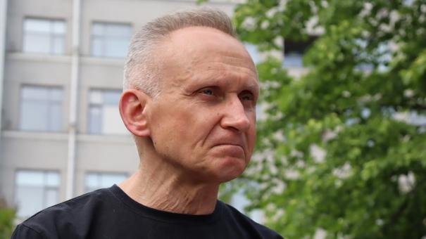 Комбат «Веги» Андрей Панфёров вернулся из СВО и выступил в Заксобрании в Новосибирске
