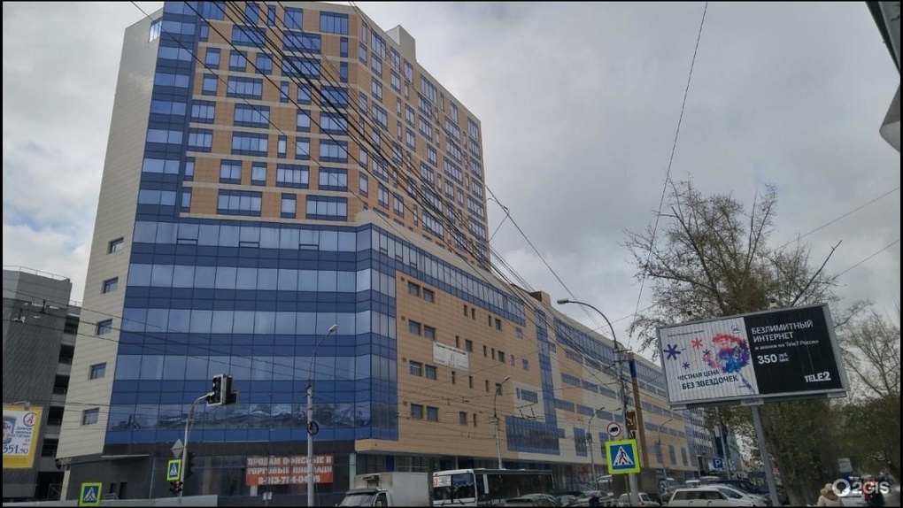 «Не растёт Подсолнух». Торгово-офисное здание в Новосибирске не могут построить более 10 лет