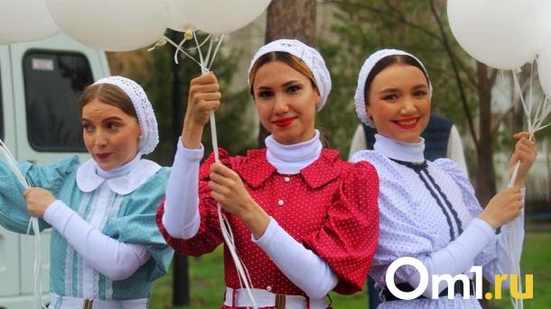 Балалайка бьёт рекорды: новосибирцы массово увлеклись фольклором