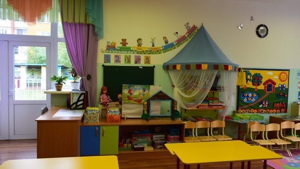 Пьяная бросила ребёнка: вскрылись подробности о матери, забывшей дочь в детском саду в Новосибирске