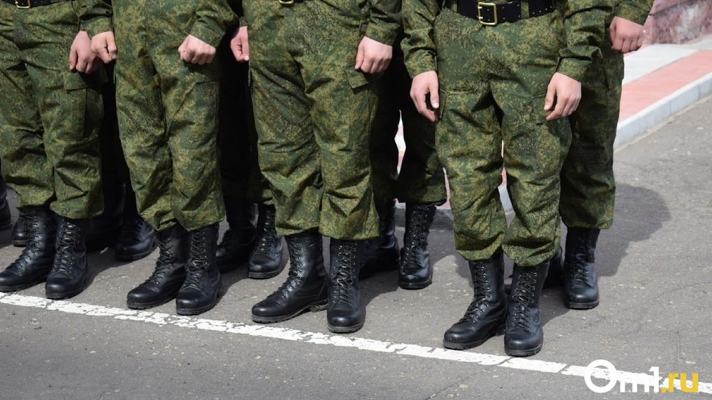 Омича, который сбежал из военной части в Хабаровске, сдала в полицию жена