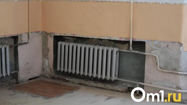 В центре Омска кипятком топит трёхэтажку из-за порыва трубы