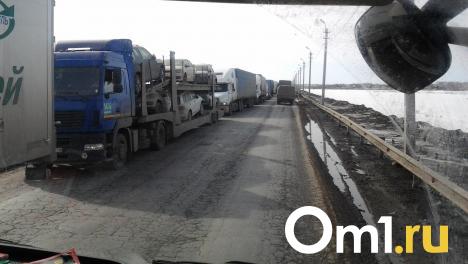 Под Омском из-за непогоды «встала» трасса на Тюкалинск