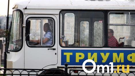 Зарплата 70 000 рублей: по какому графику работают омские водители?