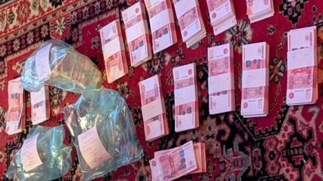 Новосибирские силовики раскрыли схему вымогательства в особо крупном размере