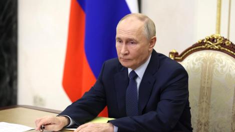 Путин рассказал о планах по перемещению крупных компаний и госорганов в регионы