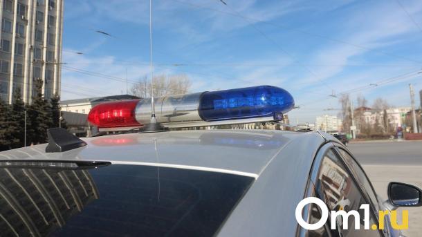 Массовая авария произошла у «Меги» в Новосибирске: одной легковушке разорвало крышу