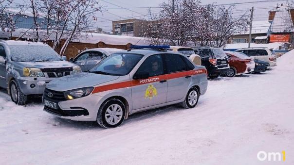 Резко упала. Росгвардейцы спасли омичку с приступом эпилепсии
