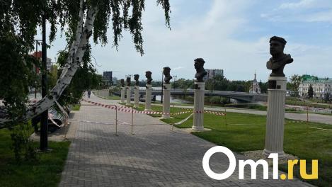 На Аллее олимпийцев в Омске пропал бюст Филюшкиной