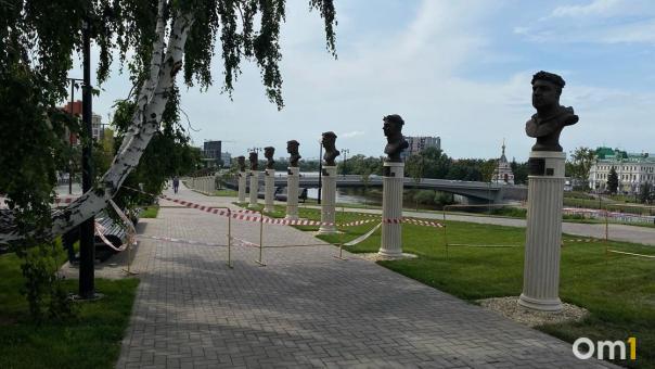 На Аллее олимпийцев в Омске пропал бюст Филюшкиной