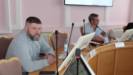 «Должен быть человек, который слушает». В Омский горсовет довыберут двух депутатов