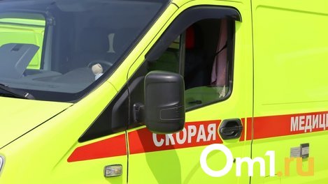 Хотел помочь: из-за пьяного омича перевернулся автомобиль с двумя пассажирами в салоне