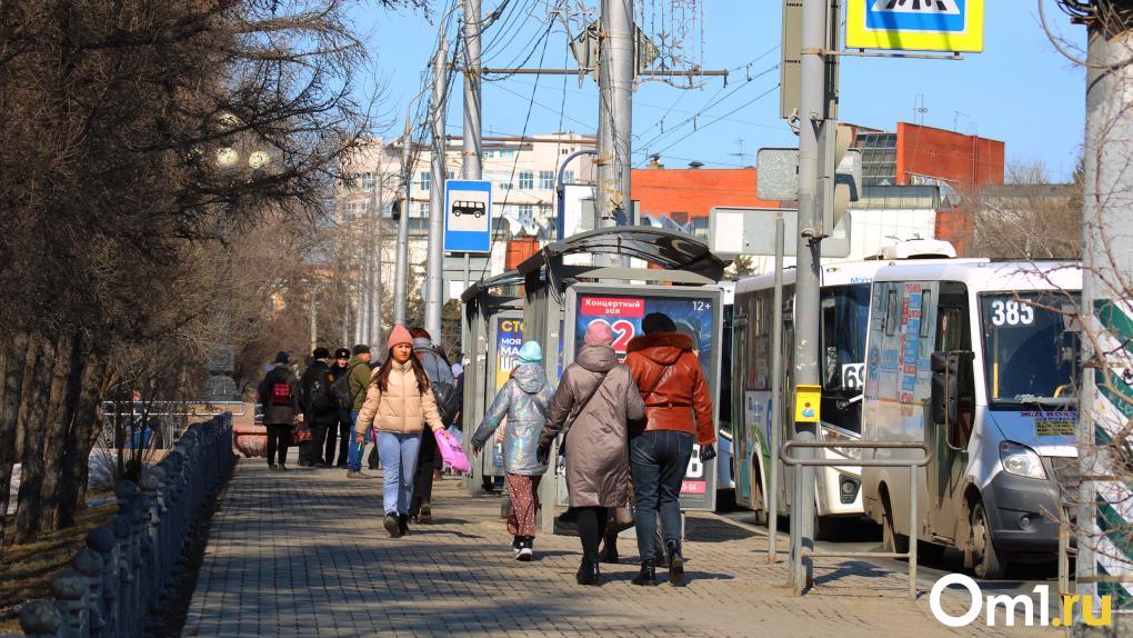 В одной из популярных маршруток в Омске проезд повысили до 40 рублей