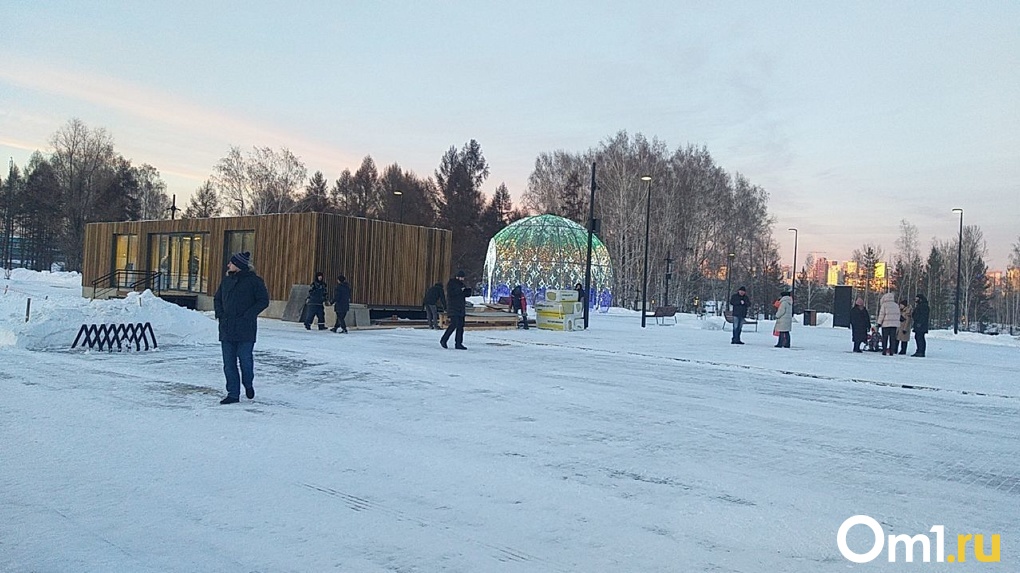 Всё в огнях! В Новосибирске открывают парк «Арена» около нового ЛДС