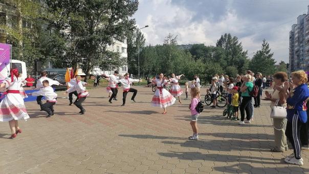 В центре Омска появился бульвар, на котором регулярно проходят праздники и фестивали