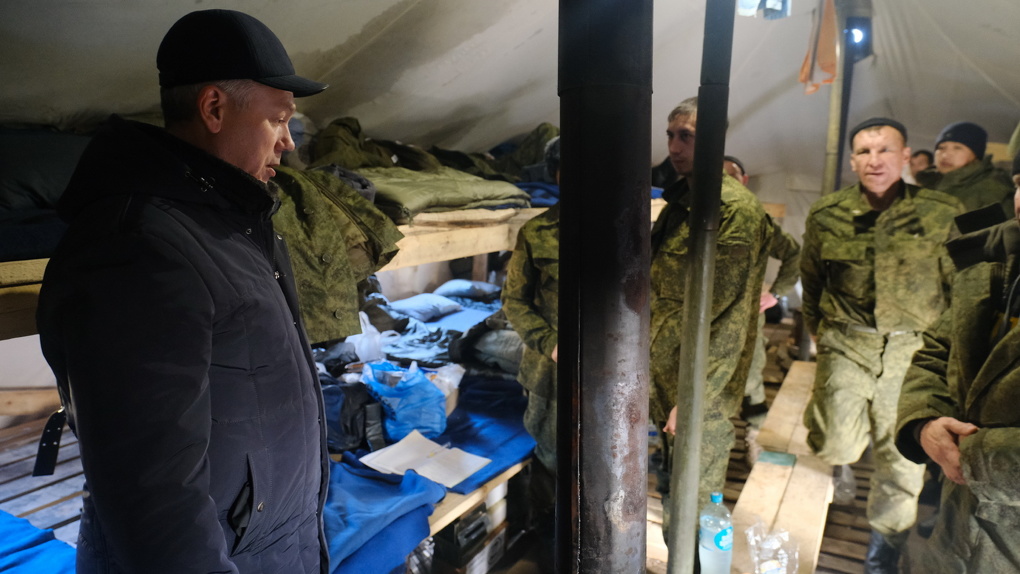 Мобилизованные новосибирцы попросили губернатора Травникова установить баню в палаточном городке