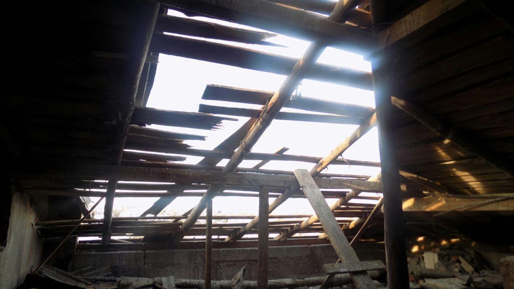 В Омской области отремонтируют крышу ДК, улетевшую после урагана