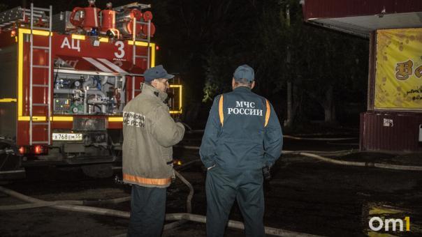 Жители загоревшегося дома на бульваре Победы в Омске получат временное жильё