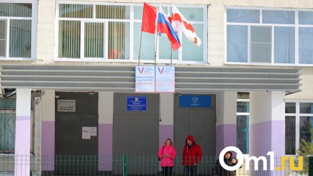 Бесплатные билеты на концерт Стаса Михайлова и духи: как проходит второй день выборов в Омске