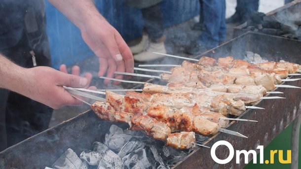 Специалисты Роспотребнадзора рассказали, как правильно выбирать мясо для шашлыка
