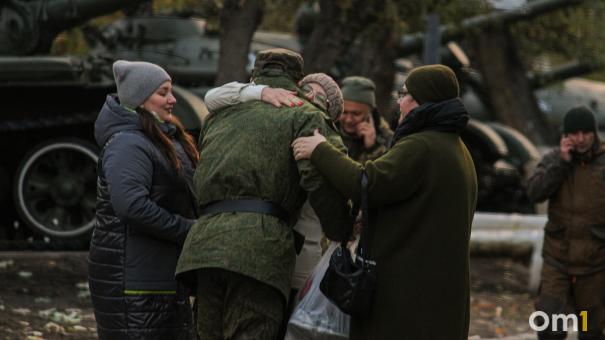В Омске мошенники начали продавать родственникам информацию о мобилизованных