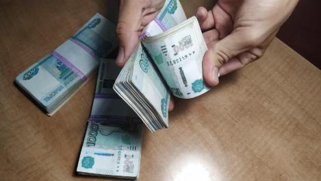 Эксперты отмечают, что прирост рублёвых сбережений в апреле увеличился вдвое