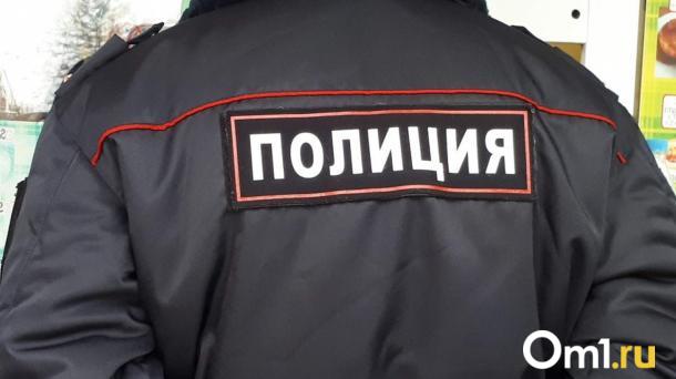 Омские два школьника подожгли автомобиль