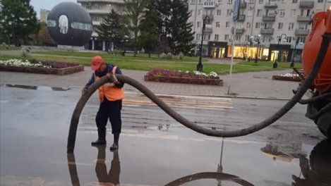 В Омке откачали более 400 кубометров воды после ливня