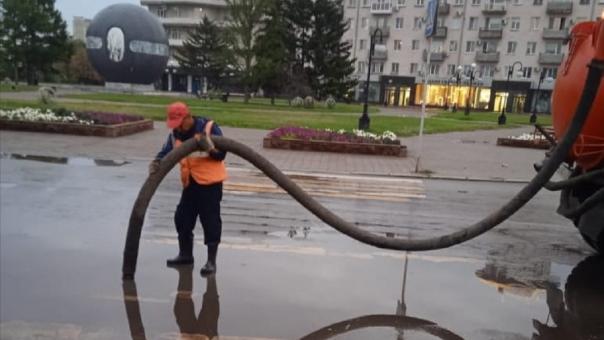 В Омке откачали более 400 кубометров воды после ливня