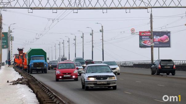Светофорное регулирование могут ввести перед мостом у Телецентра в Омске