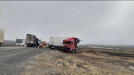 В страшном ДТП с тремя фурами на трассе Тюмень — Омск погиб человек
