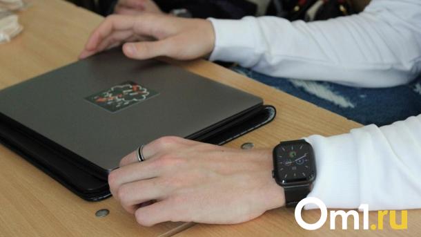 Зарплата около 100 тысяч: названа самая высокооплачиваемая отрасль в Омской области