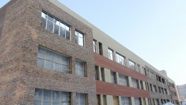 Хоценко отметил хорошие темпы строительства школы в Серебряном береге