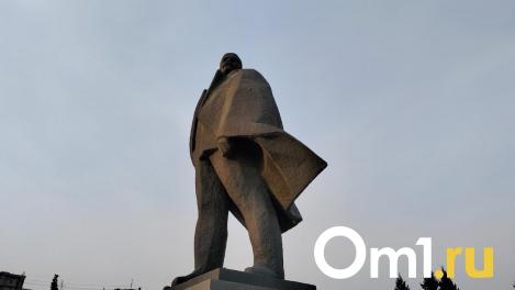 Новосибирцам запретят парковаться возле площади Ленина