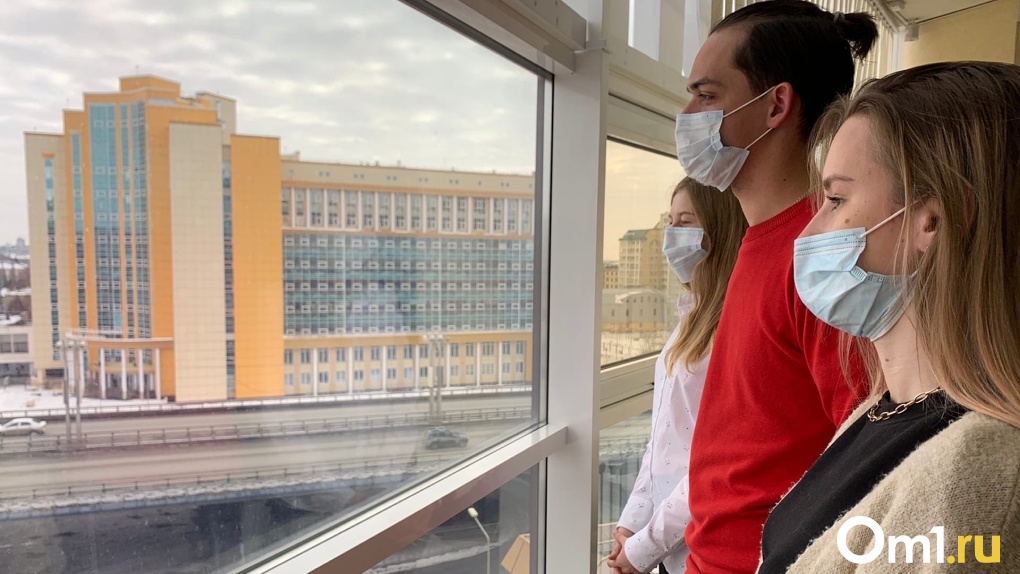 Ровно год коронавирусу в Омской области: как мы это пережили?