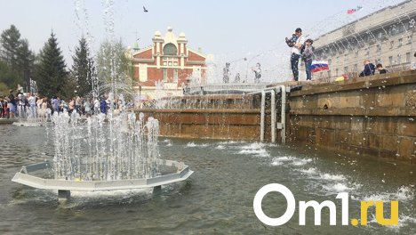 Фонтаны в Новосибирске включили перед 9 мая