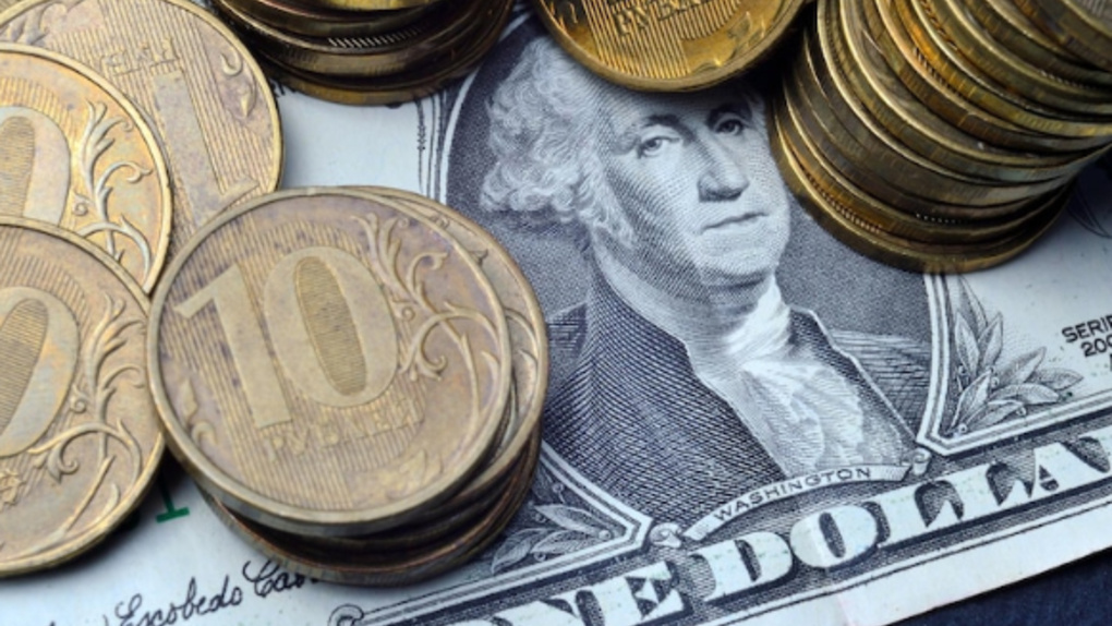 Доллар рухнул до 51. Почему произошли колебания курса валют и как это повлияет на жизни сибиряков
