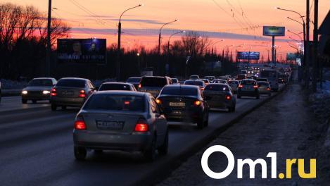Улицы стоят: центр Омска сковали крупные пробки