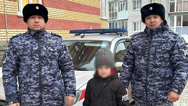 В Омске росгвардейцы нашли и вернули родителям пропавшего 6-летнего мальчика