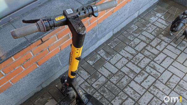 На дорогах Омска нанесут разметку для электросамокатов