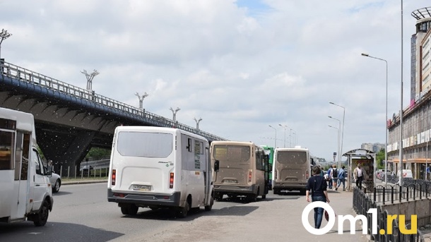 На маршрут № 78 в Омске добавили два автобуса