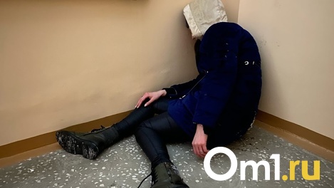 Зарезал около лифта: в Новосибирске дело об убийстве в подъезде 23-летней девушки передали в суд. ВИДЕО
