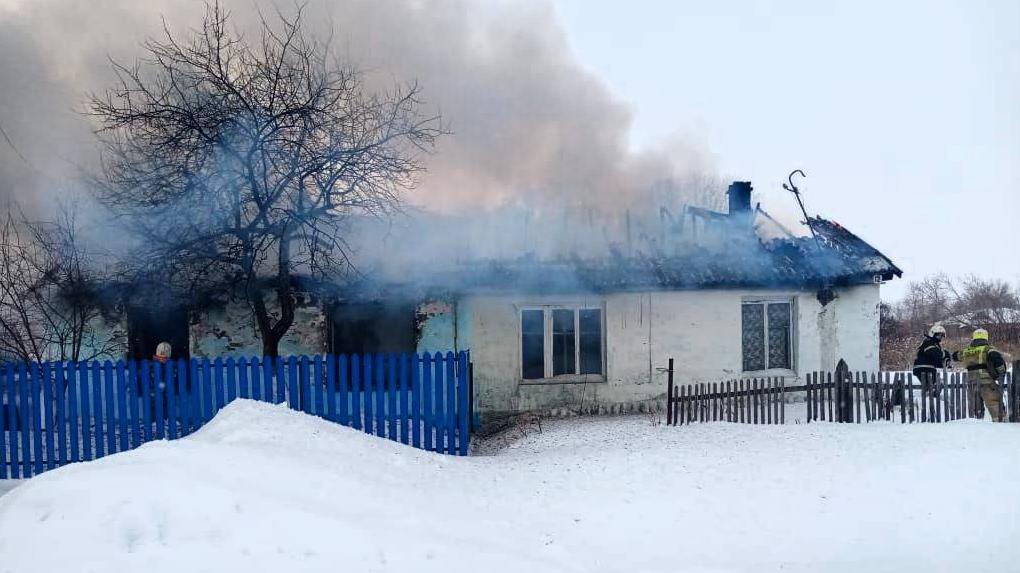 На пожаре в Омской области погиб 6-летний мальчик