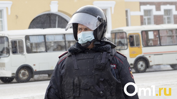 Мужчина в военной форме открыл стрельбу по полицейским в Ростовской области