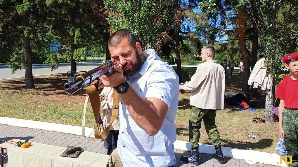 «Вооружённый человек не вызывал истерии»: об отсутствии в России оружейной культуры