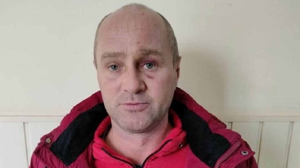 В Омске за кражу разыскивают мужчину с «фингалом» под глазом