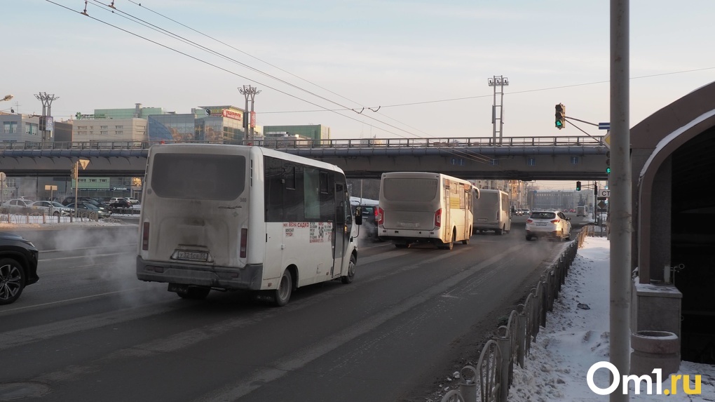 «Работать некому»: перевозчики рассказали, почему в Омске плохо ходит транспорт